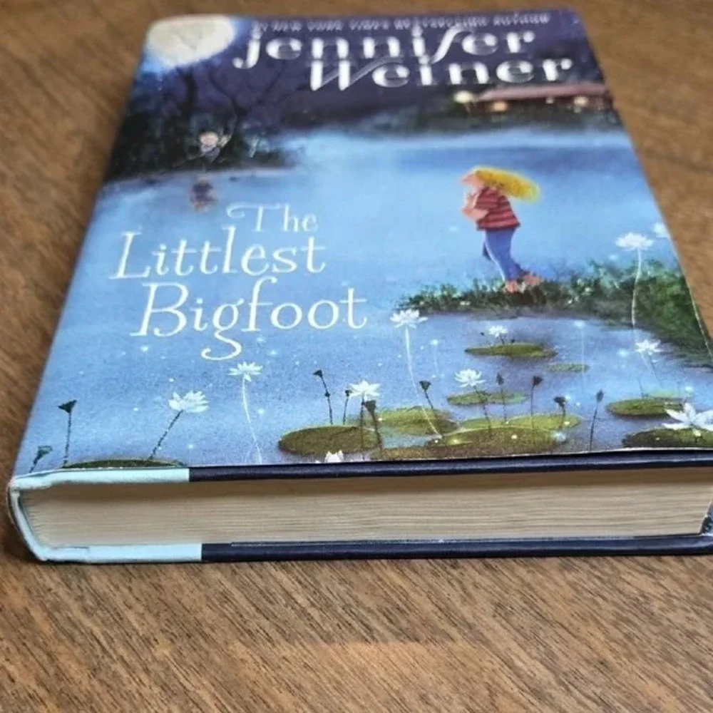 The Littlest Bigfoot by Jennifer Weiner‎ - Hardcover